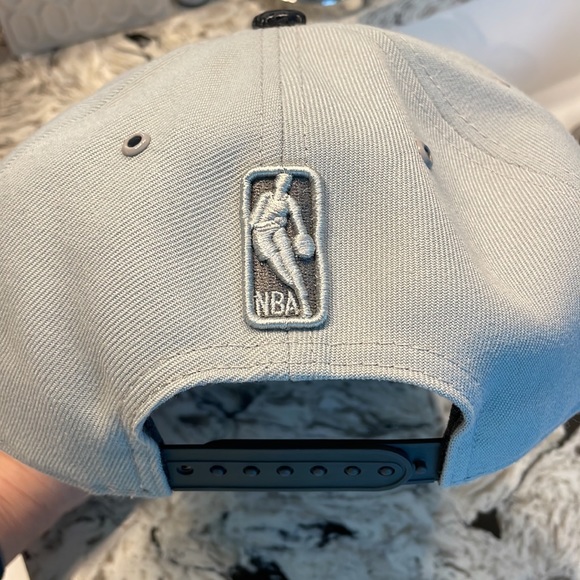 Atlanta Hawks hat - Picture 2 of 4